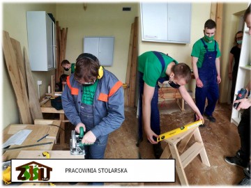 pracownia-stolarska-2.JPG