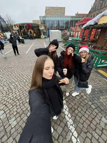 208a2182-80a0-4f5e-977b-ddf88c850d60.jpg
